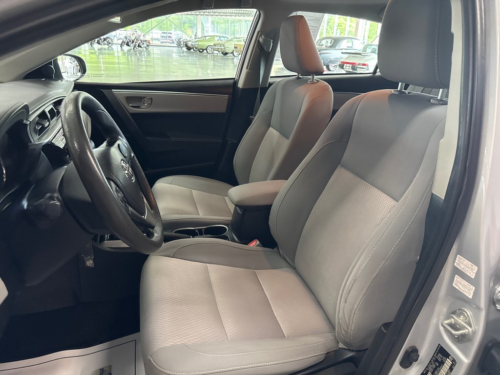 2014 Toyota Corolla LE in Saint-Jean-Sur-Richelieu, Quebec - 8 - w1024h768px