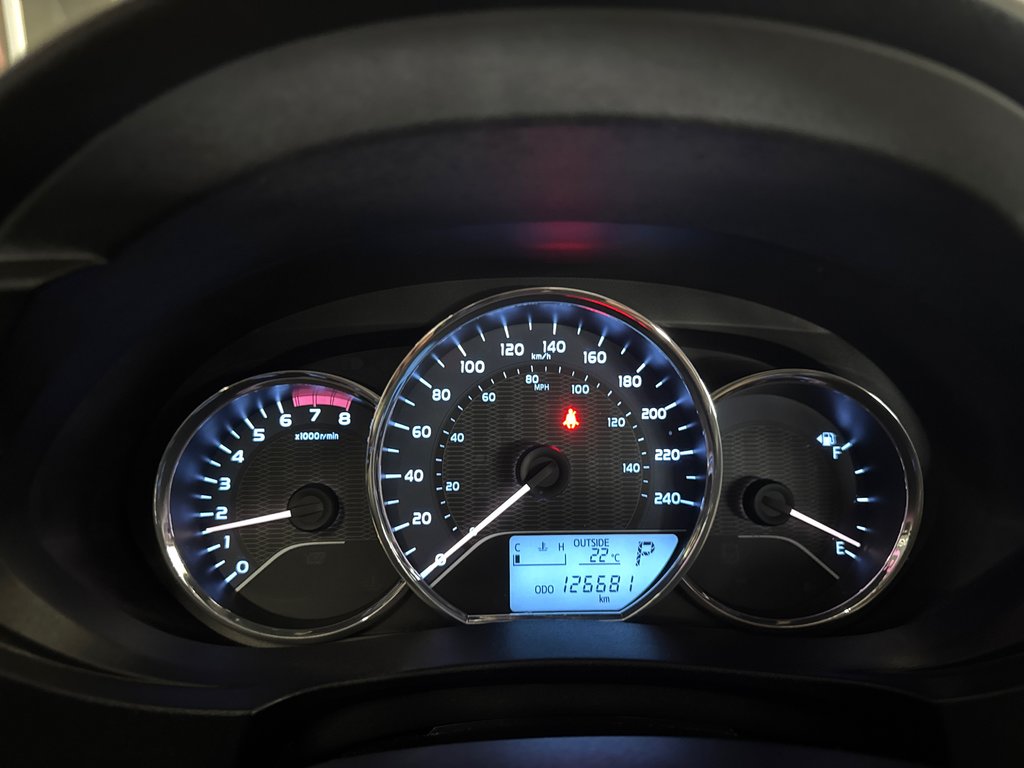 2014 Toyota Corolla LE in Saint-Jean-Sur-Richelieu, Quebec - 13 - w1024h768px