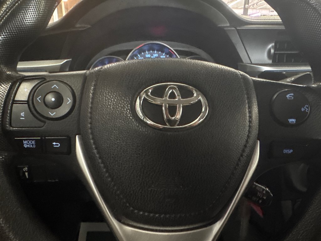 2014 Toyota Corolla LE in Saint-Jean-Sur-Richelieu, Quebec - 12 - w1024h768px