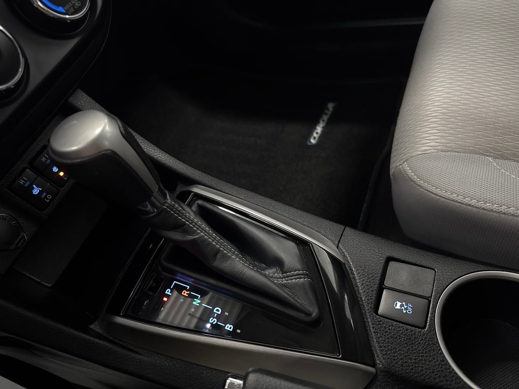 2014 Toyota Corolla LE in Saint-Jean-Sur-Richelieu, Quebec - 16 - w1024h768px