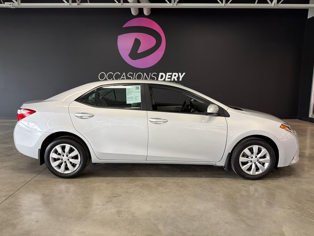 2014 Toyota Corolla LE in Saint-Jean-Sur-Richelieu, Quebec - 1 - w1024h768px