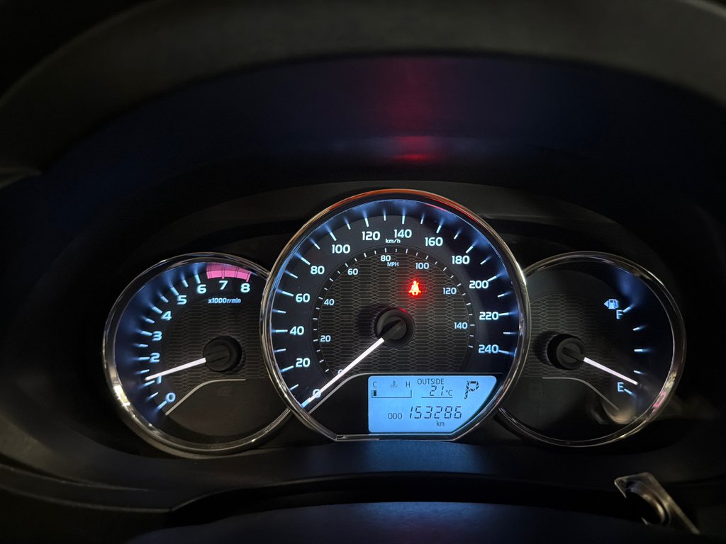 2014 Toyota Corolla LE in Saint-Jean-Sur-Richelieu, Quebec - 15 - w1024h768px