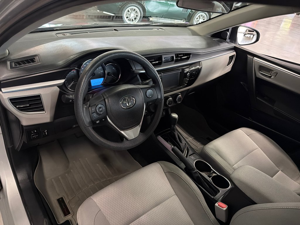 2014 Toyota Corolla LE in Saint-Jean-Sur-Richelieu, Quebec - 8 - w1024h768px