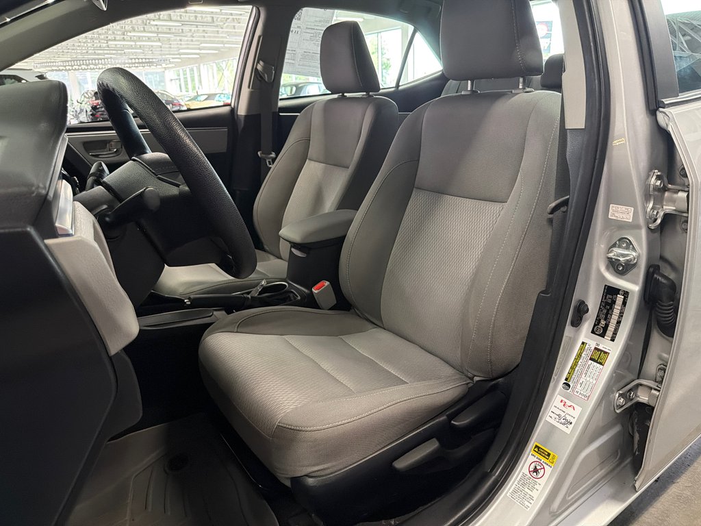 2014 Toyota Corolla LE in Saint-Jean-Sur-Richelieu, Quebec - 10 - w1024h768px