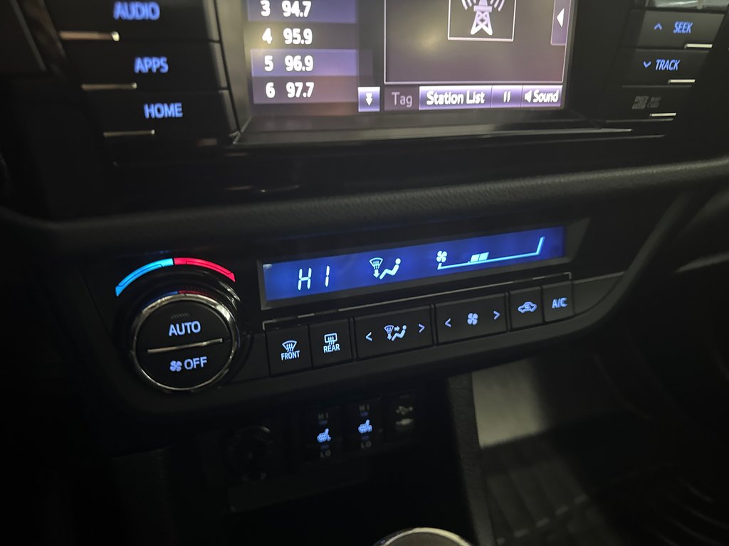 2015 Toyota Corolla S in Saint-Jean-Sur-Richelieu, Quebec - 19 - w1024h768px