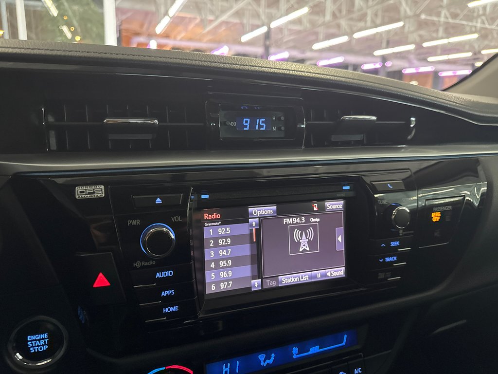 2015 Toyota Corolla S in Saint-Jean-Sur-Richelieu, Quebec - 18 - w1024h768px