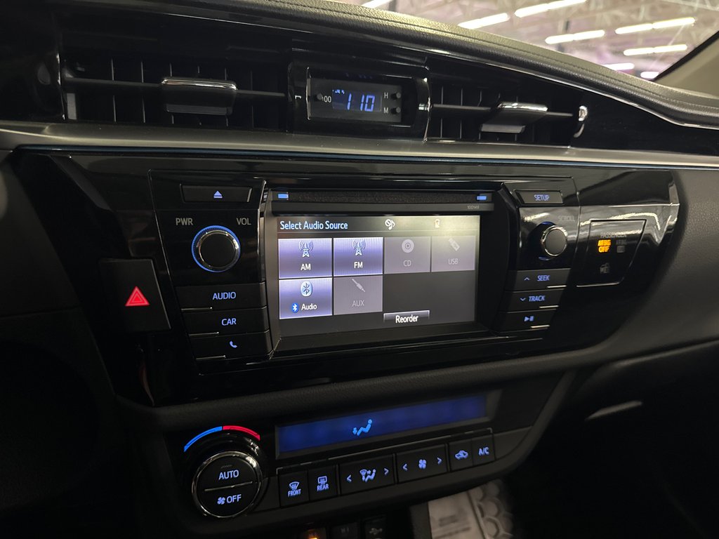 2015 Toyota Corolla S in Saint-Jean-Sur-Richelieu, Quebec - 15 - w1024h768px