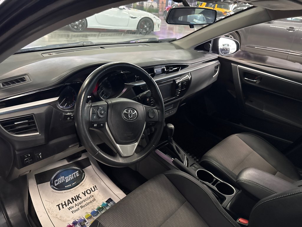 2015 Toyota Corolla S in Saint-Jean-Sur-Richelieu, Quebec - 8 - w1024h768px