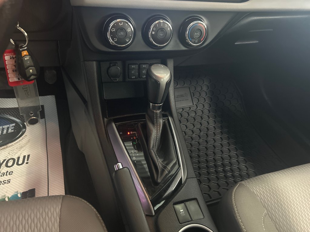2016 Toyota Corolla LE in Saint-Jean-Sur-Richelieu, Quebec - 15 - w1024h768px