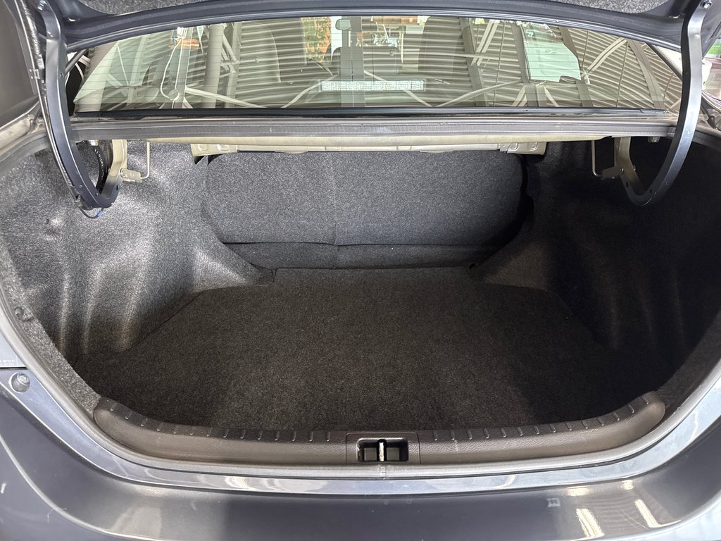 Toyota Corolla SE 2017 à Saint-Jean-Sur-Richelieu, Québec - 7 - w1024h768px