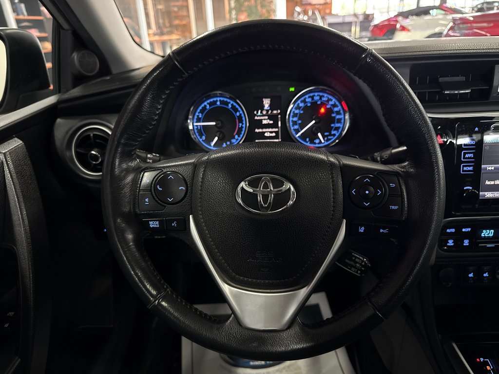 2018 Toyota Corolla XSE in Saint-Jean-Sur-Richelieu, Quebec - 21 - w1024h768px