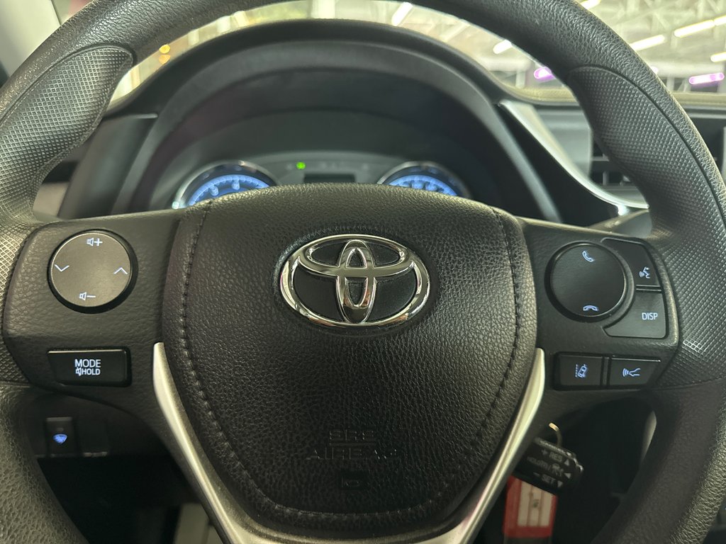 2019 Toyota Corolla LE in Saint-Jean-Sur-Richelieu, Quebec - 13 - w1024h768px
