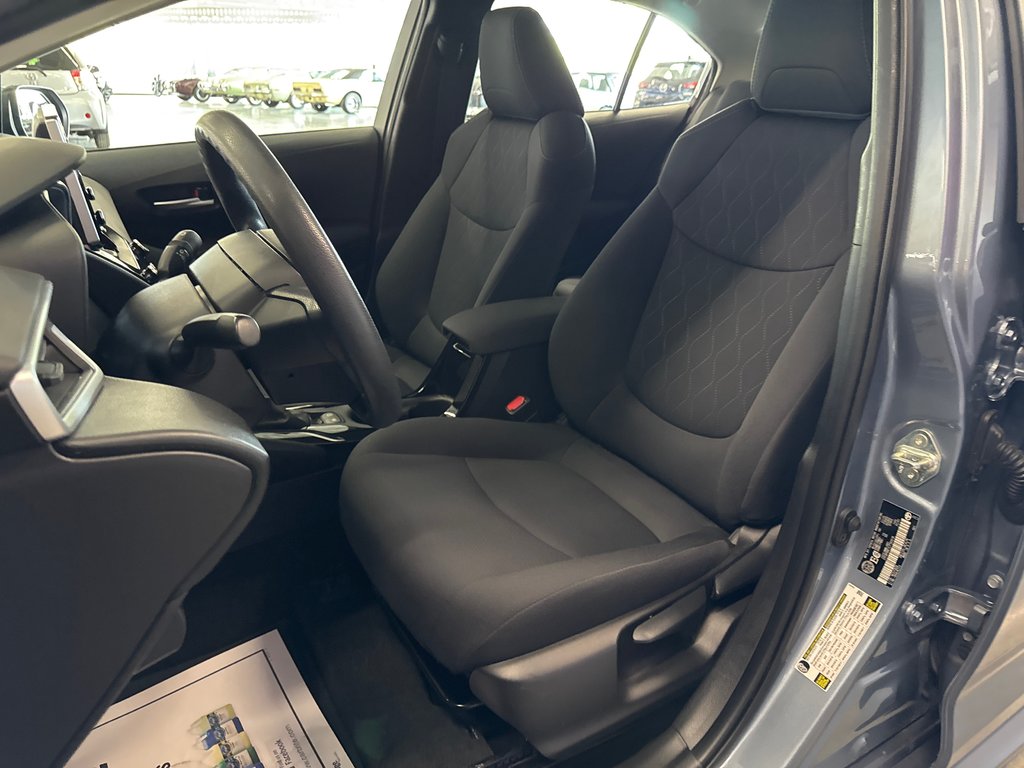 2020 Toyota Corolla LE in Saint-Jean-Sur-Richelieu, Quebec - 6 - w1024h768px