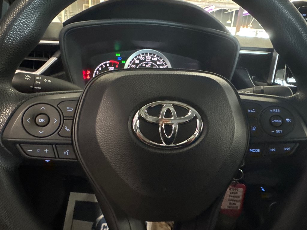 2020 Toyota Corolla LE in Saint-Jean-Sur-Richelieu, Quebec - 10 - w1024h768px