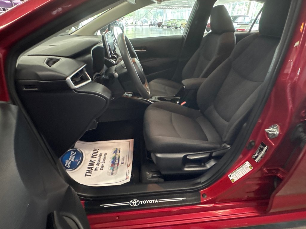 2020 Toyota Corolla LE in Saint-Jean-Sur-Richelieu, Quebec - 8 - w1024h768px