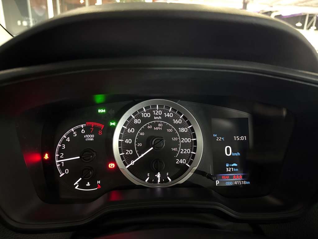2020 Toyota Corolla LE in Saint-Jean-Sur-Richelieu, Quebec - 12 - w1024h768px