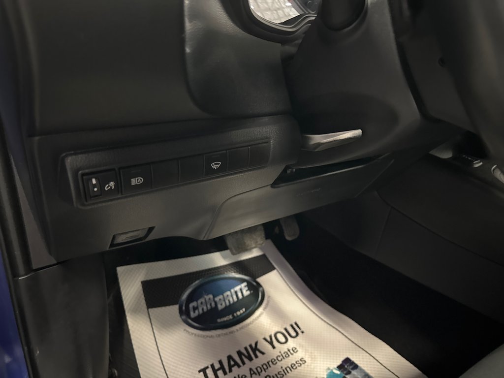 Toyota Corolla SE 2020 à Saint-Jean-Sur-Richelieu, Québec - 12 - w1024h768px