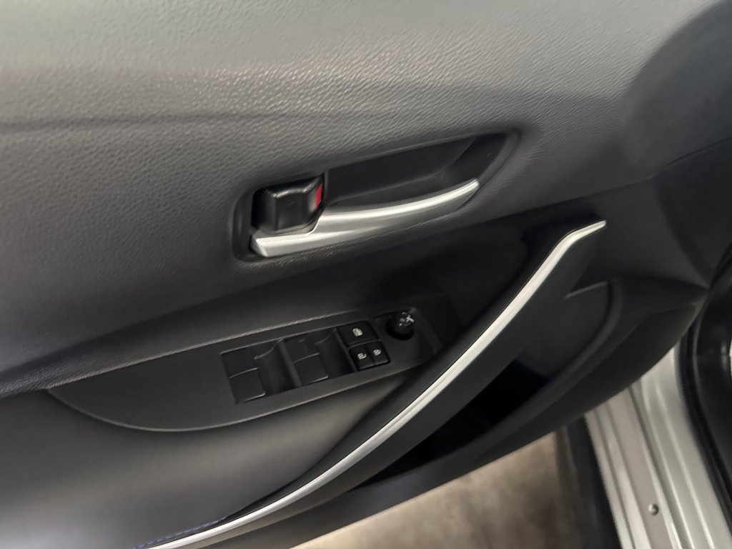 Toyota Corolla SE 2021 à Saint-Jean-Sur-Richelieu, Québec - 13 - w1024h768px