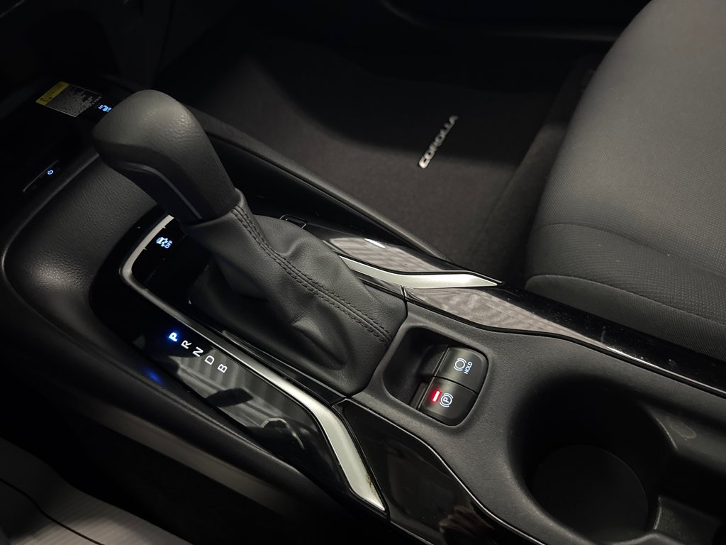 2021 Toyota Corolla LE in Saint-Jean-Sur-Richelieu, Quebec - 18 - w1024h768px