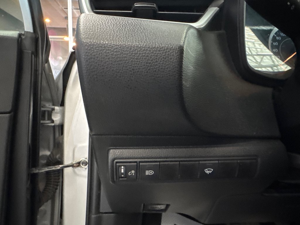 Toyota Corolla LE 2021 à Saint-Jean-Sur-Richelieu, Québec - 13 - w1024h768px