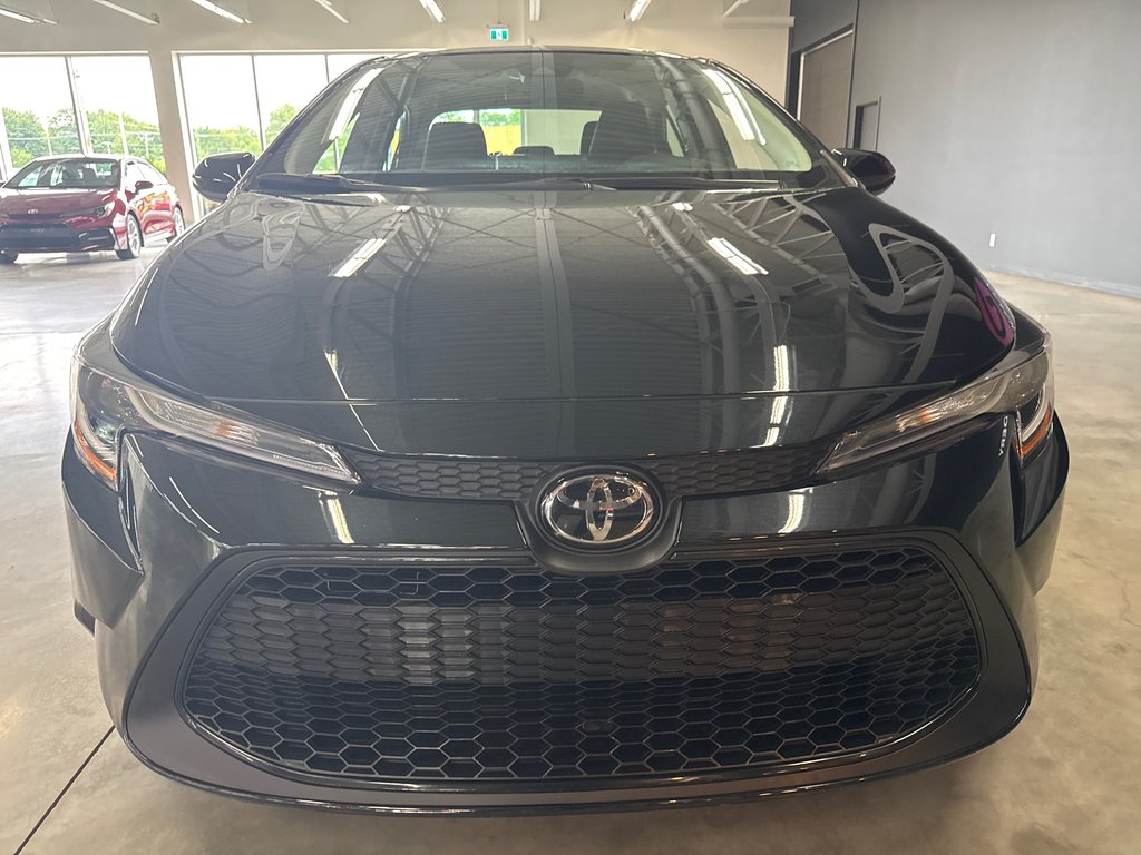 2021 Toyota Corolla LE in Saint-Jean-Sur-Richelieu, Quebec - 3 - w1024h768px