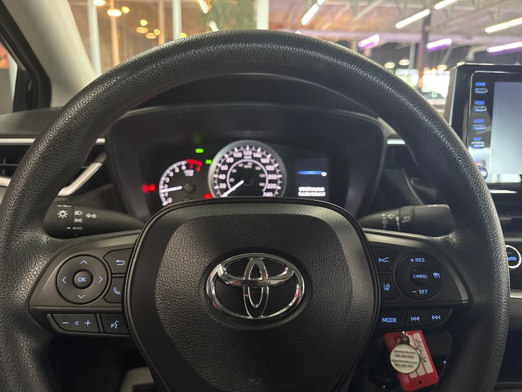 2021 Toyota Corolla LE in Saint-Jean-Sur-Richelieu, Quebec - 12 - w1024h768px
