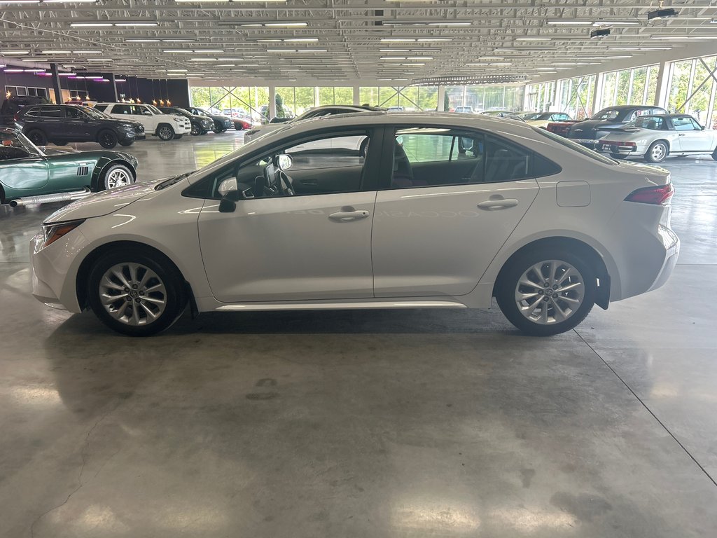 2021 Toyota Corolla LE GROUPE AMÉLIORÉ in Saint-Jean-Sur-Richelieu, Quebec - 3 - w1024h768px