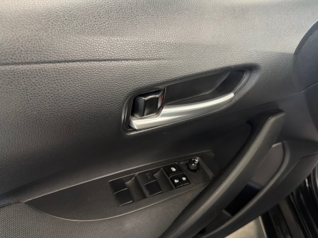2021 Toyota Corolla L in Saint-Jean-Sur-Richelieu, Quebec - 9 - w1024h768px