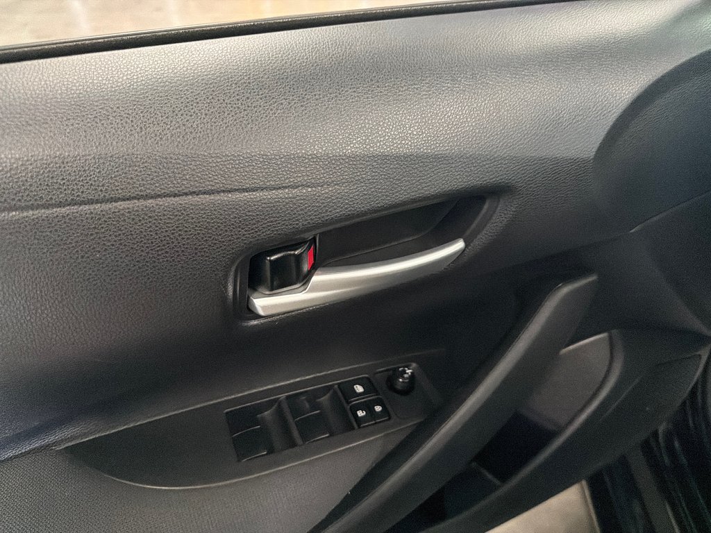 2021 Toyota Corolla LE in Saint-Jean-Sur-Richelieu, Quebec - 9 - w1024h768px