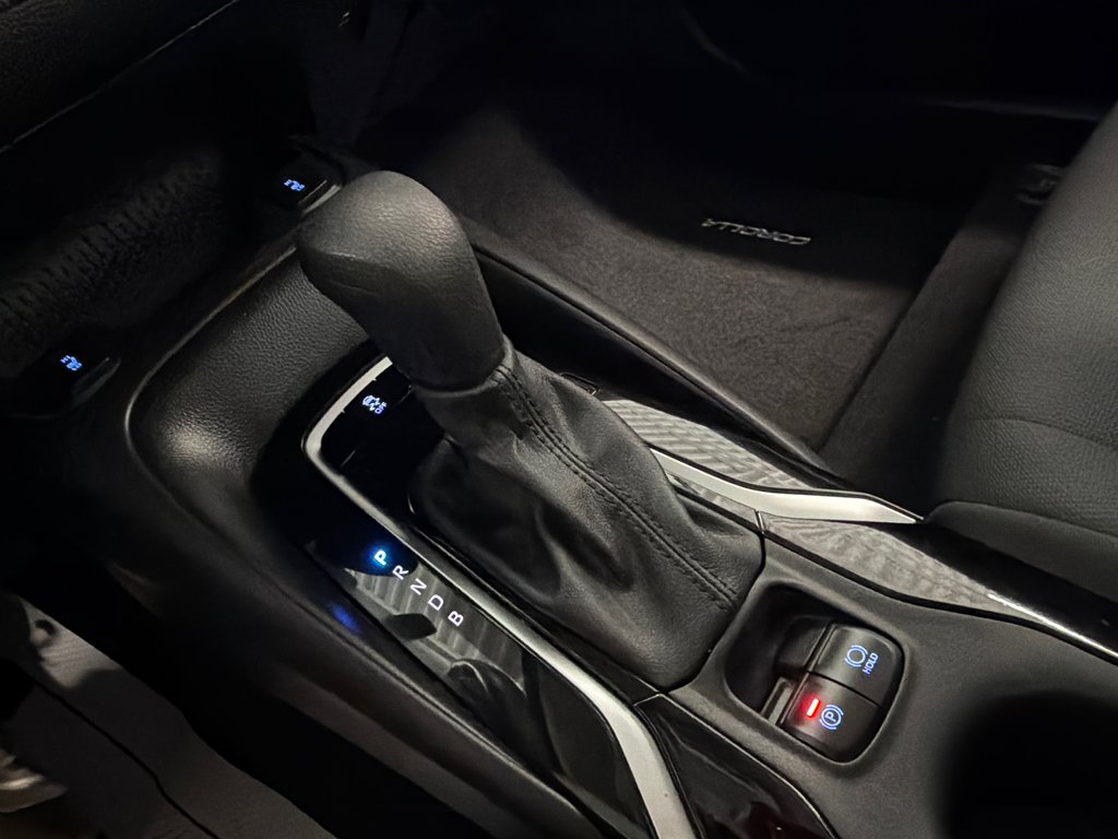 2021 Toyota Corolla LE in Saint-Jean-Sur-Richelieu, Quebec - 14 - w1024h768px
