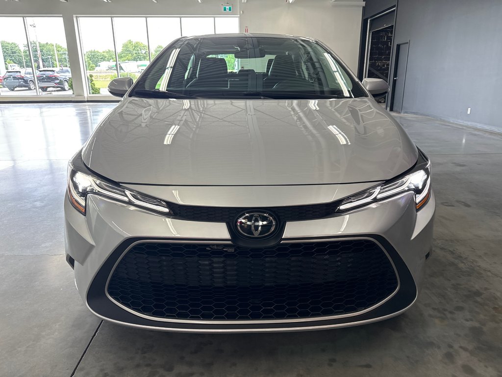 2022 Toyota Corolla XLE in Saint-Jean-Sur-Richelieu, Quebec - 3 - w1024h768px