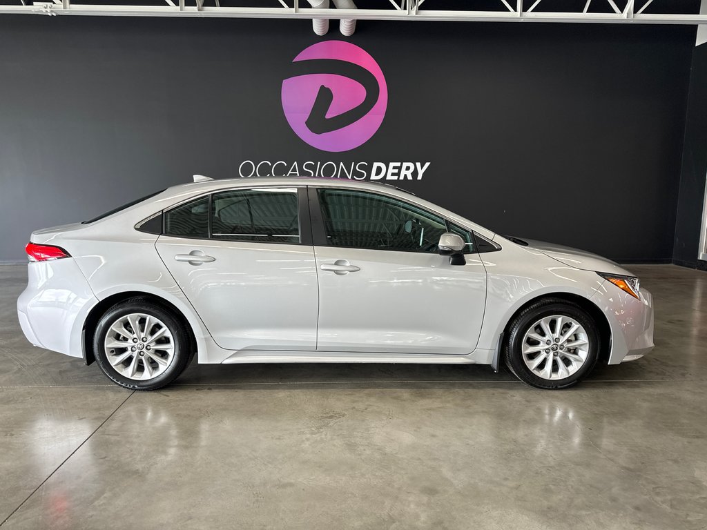 2022 Toyota Corolla XLE in Saint-Jean-Sur-Richelieu, Quebec - 1 - w1024h768px