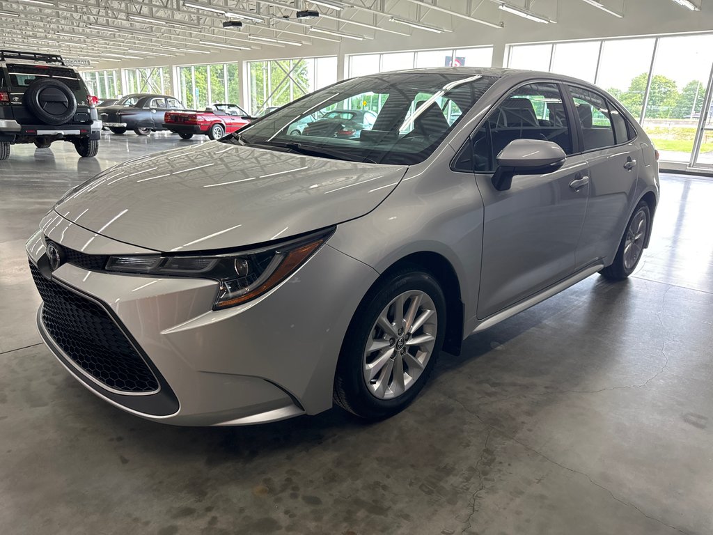 2022 Toyota Corolla XLE in Saint-Jean-Sur-Richelieu, Quebec - 8 - w1024h768px