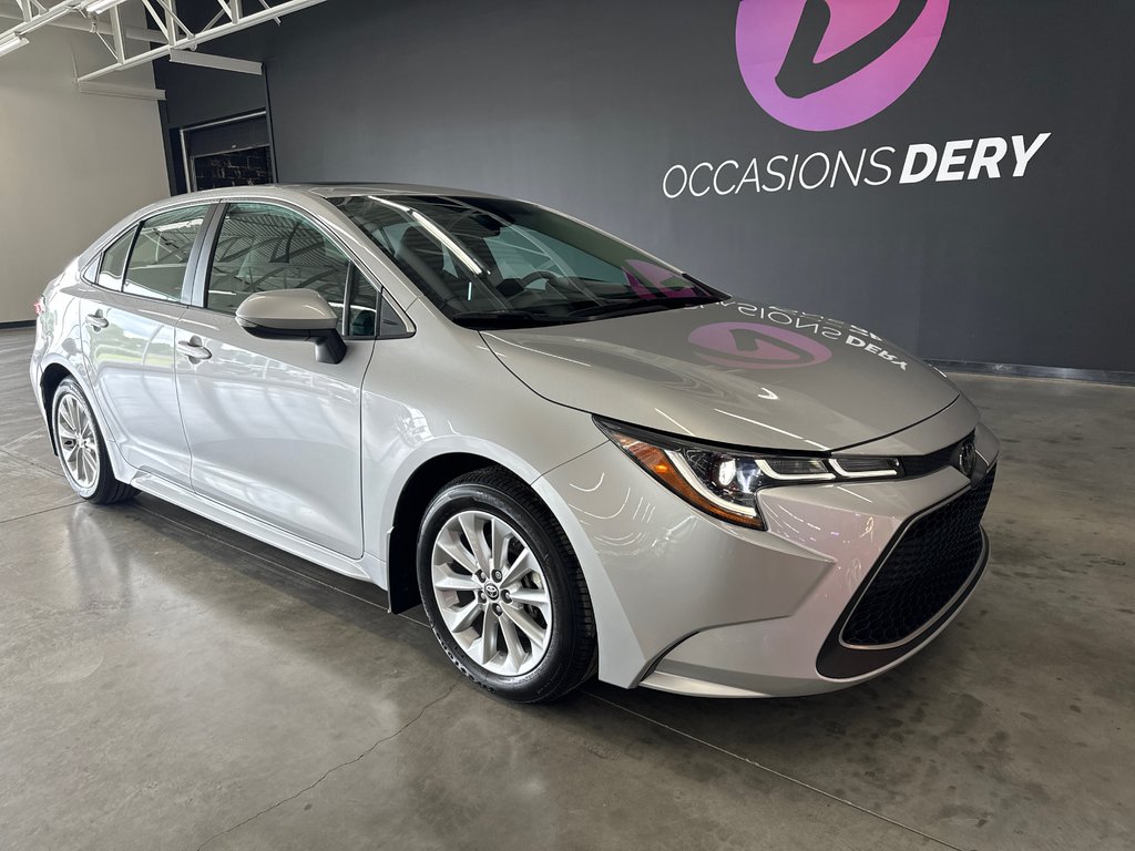 2022 Toyota Corolla XLE in Saint-Jean-Sur-Richelieu, Quebec - 2 - w1024h768px