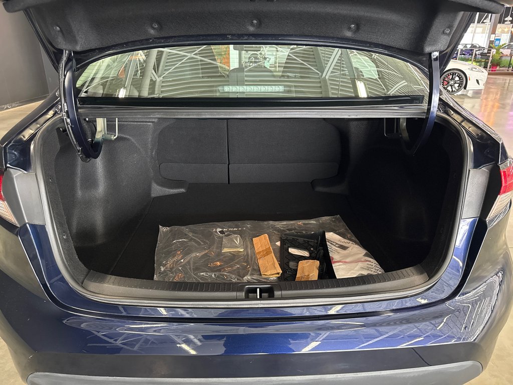2022 Toyota Corolla LE in Saint-Jean-Sur-Richelieu, Quebec - 7 - w1024h768px