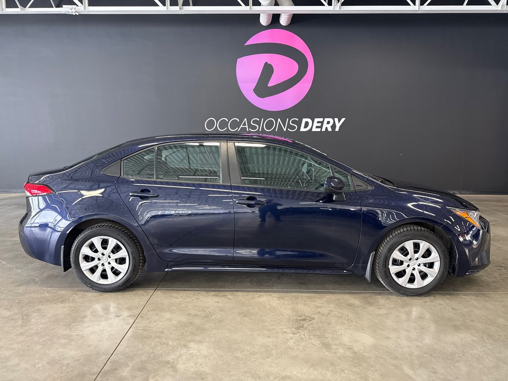 2022 Toyota Corolla LE in Saint-Jean-Sur-Richelieu, Quebec - 1 - w1024h768px