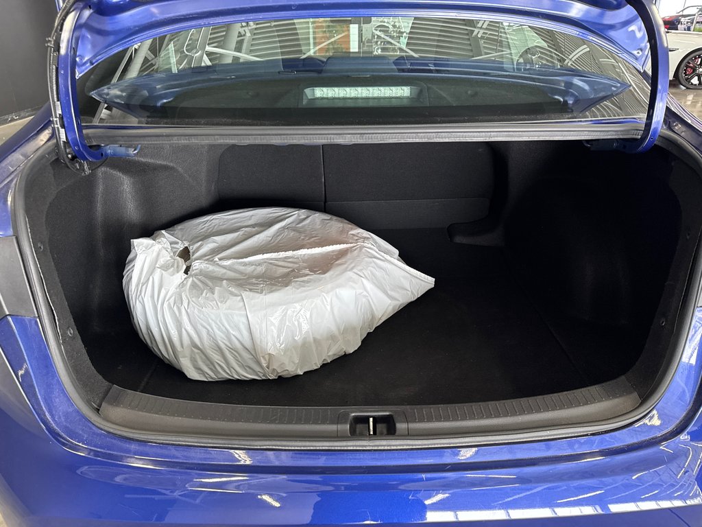 2022 Toyota Corolla SE GROUPE AMÉLIORÉ in Saint-Jean-Sur-Richelieu, Quebec - 9 - w1024h768px