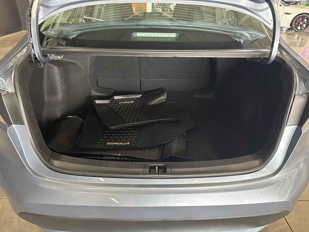 2022 Toyota Corolla LE in Saint-Jean-Sur-Richelieu, Quebec - 9 - w1024h768px