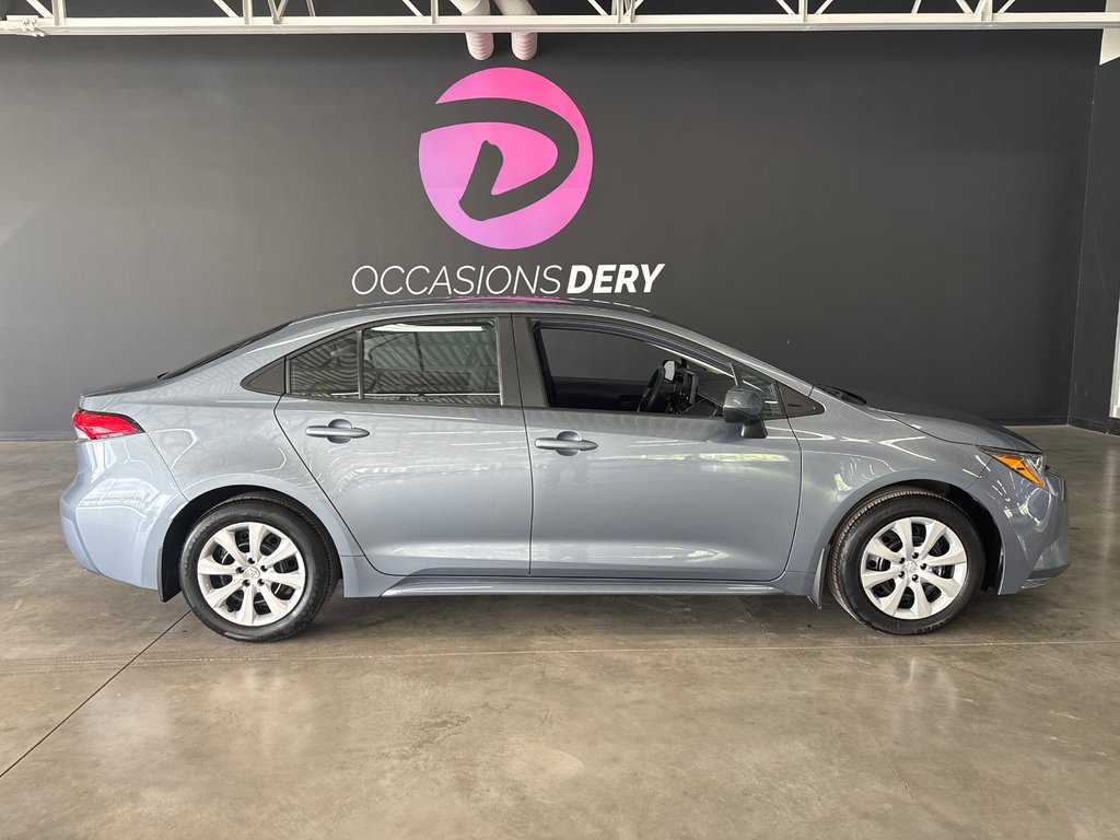 2022 Toyota Corolla LE in Saint-Jean-Sur-Richelieu, Quebec - 1 - w1024h768px