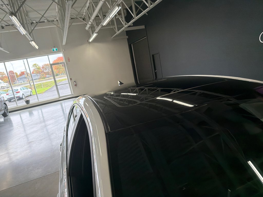2022 Toyota Corolla SE GROUPE AMÉLIORÉ in Saint-Jean-Sur-Richelieu, Quebec - 4 - w1024h768px