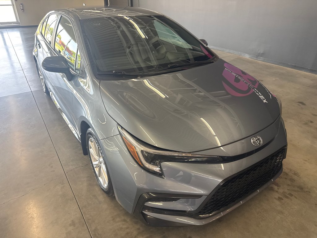 Toyota Corolla  2023 à Saint-Jean-Sur-Richelieu, Québec - 2 - w1024h768px