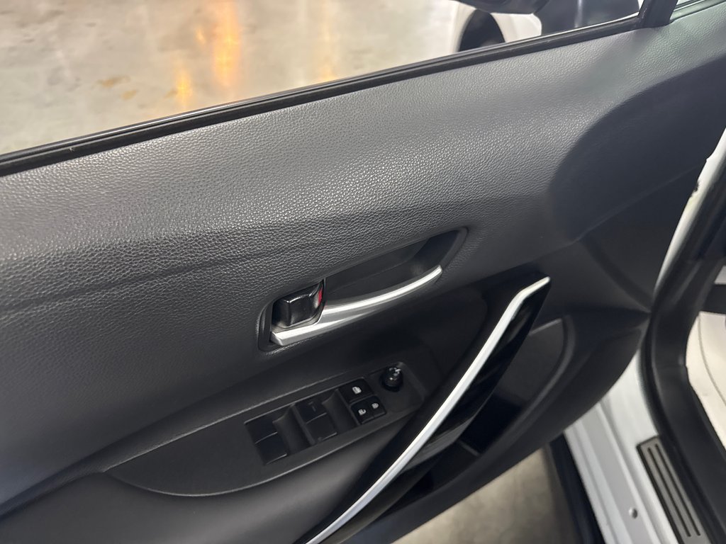 2023 Toyota Corolla XSE in Saint-Jean-Sur-Richelieu, Quebec - 10 - w1024h768px