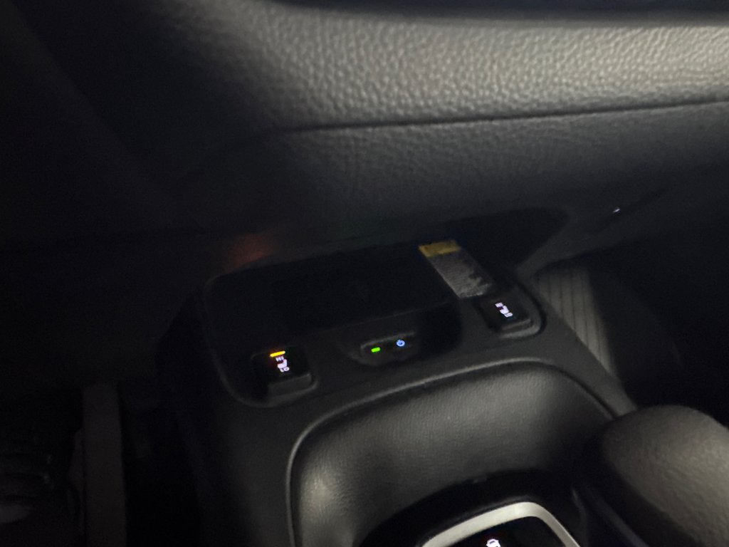 2023 Toyota Corolla LE in Saint-Jean-Sur-Richelieu, Quebec - 17 - w1024h768px
