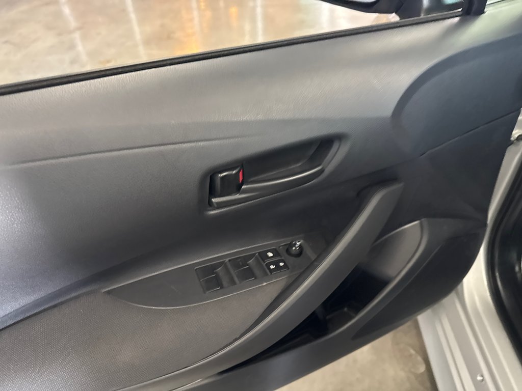 2024 Toyota Corolla L in Saint-Jean-Sur-Richelieu, Quebec - 11 - w1024h768px