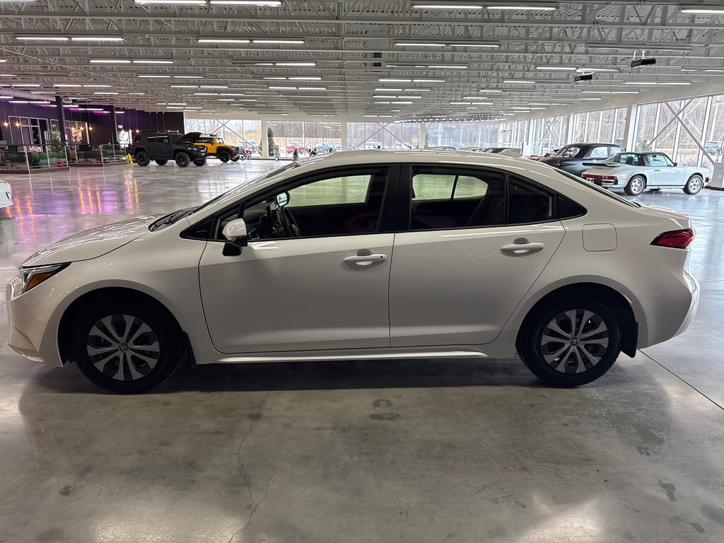 2024 Toyota Corolla Hybrid LE in Saint-Jean-Sur-Richelieu, Quebec - 7 - w1024h768px