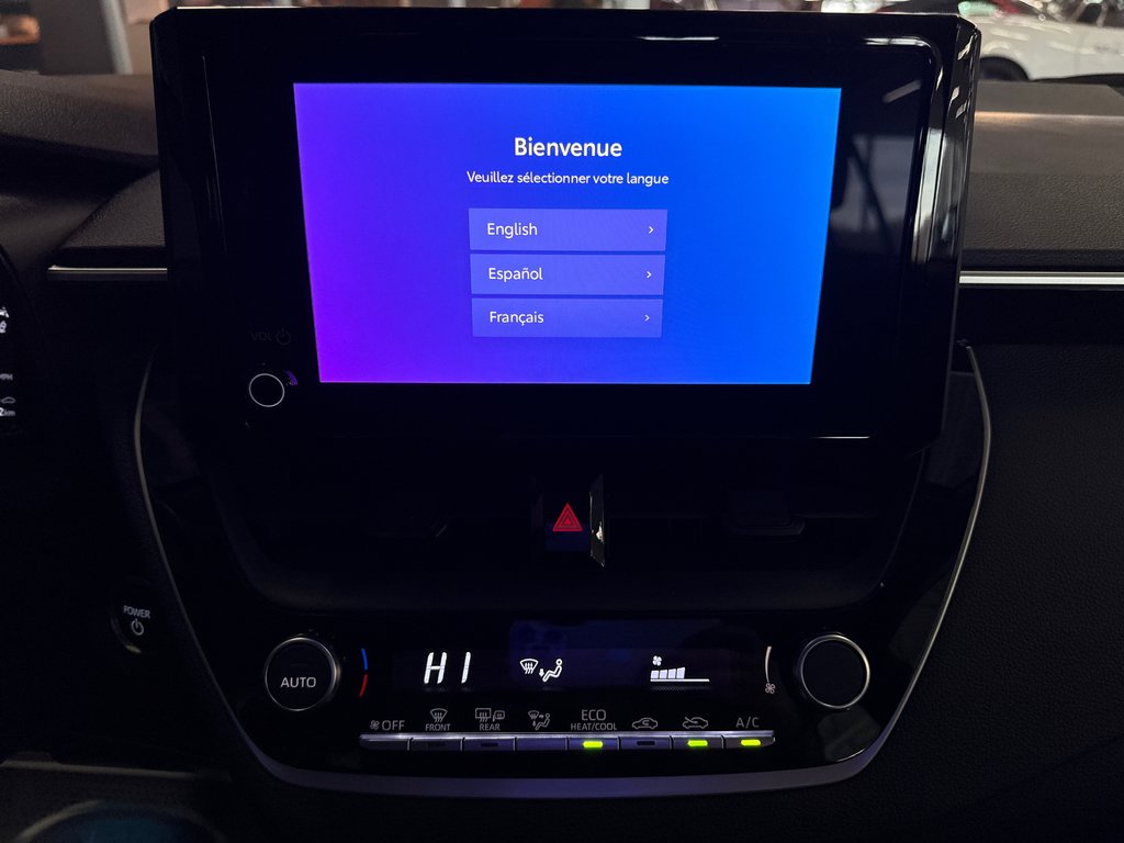 2024 Toyota Corolla Hybrid LE in Saint-Jean-Sur-Richelieu, Quebec - 25 - w1024h768px