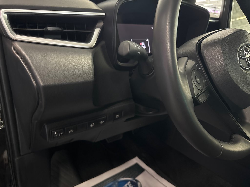 2024 Toyota Corolla LE in Saint-Jean-Sur-Richelieu, Quebec - 12 - w1024h768px