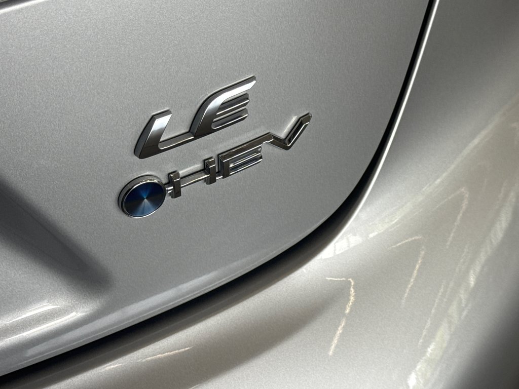 2025 Toyota Corolla Hybrid LE in Saint-Jean-Sur-Richelieu, Quebec - 17 - w1024h768px
