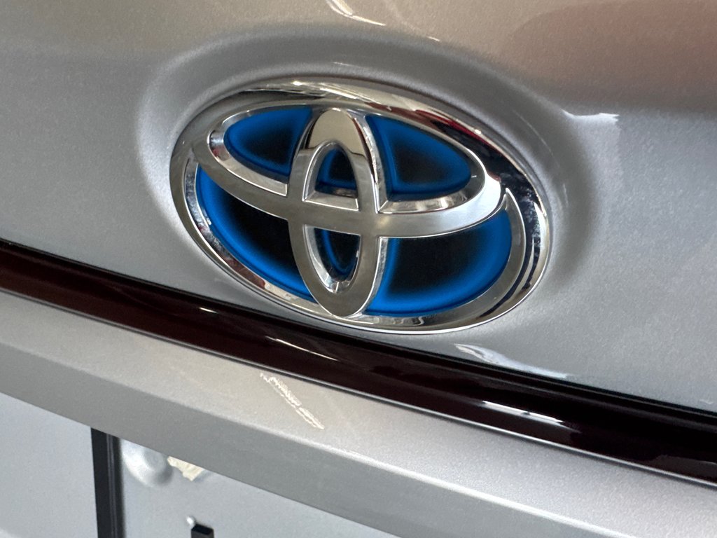 2025 Toyota Corolla Hybrid LE in Saint-Jean-Sur-Richelieu, Quebec - 18 - w1024h768px