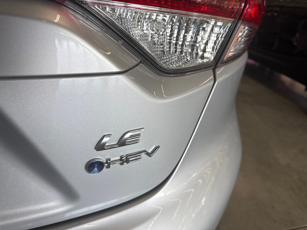 Toyota Corolla Hybrid LE 2025 à Saint-Jean-Sur-Richelieu, Québec - 6 - w1024h768px